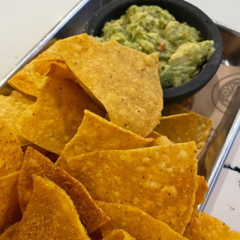 Del Sur - a tray of chips and guacamole - Tacos Near Me - Pooler, Georgia