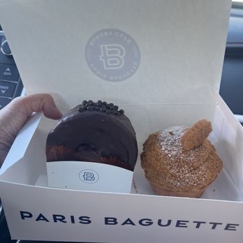 Paris Baguette - Chocolate Supreme Croissant Biscoff Cookie Butter Cruffin - Bakeries Near Me - Hayward, California Paris Baguette - Chocolate Supreme Croissant Biscoff Cookie Butter Cruffin - Bakeries Near Me - Hayward, California