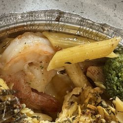 Norah's Irie - Shrimp rasta oil pasta