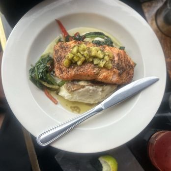 V12 Restaurant - Sports Bars Near Me - Atlanta, Georgia