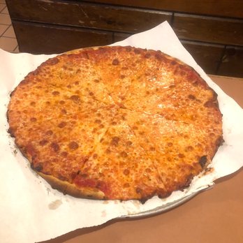 Roseland Apizza - Pizza Near Me - Derby, Connecticut