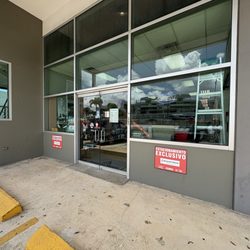 Benjamin Moore- Guaynabo - Entrada
