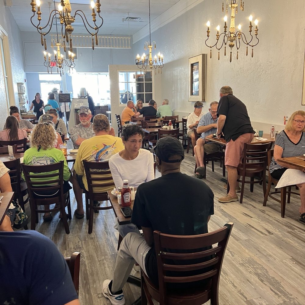 Upper Crust Cafe & Bakery - Nice & bright! - American Near Me - Venice, Florida