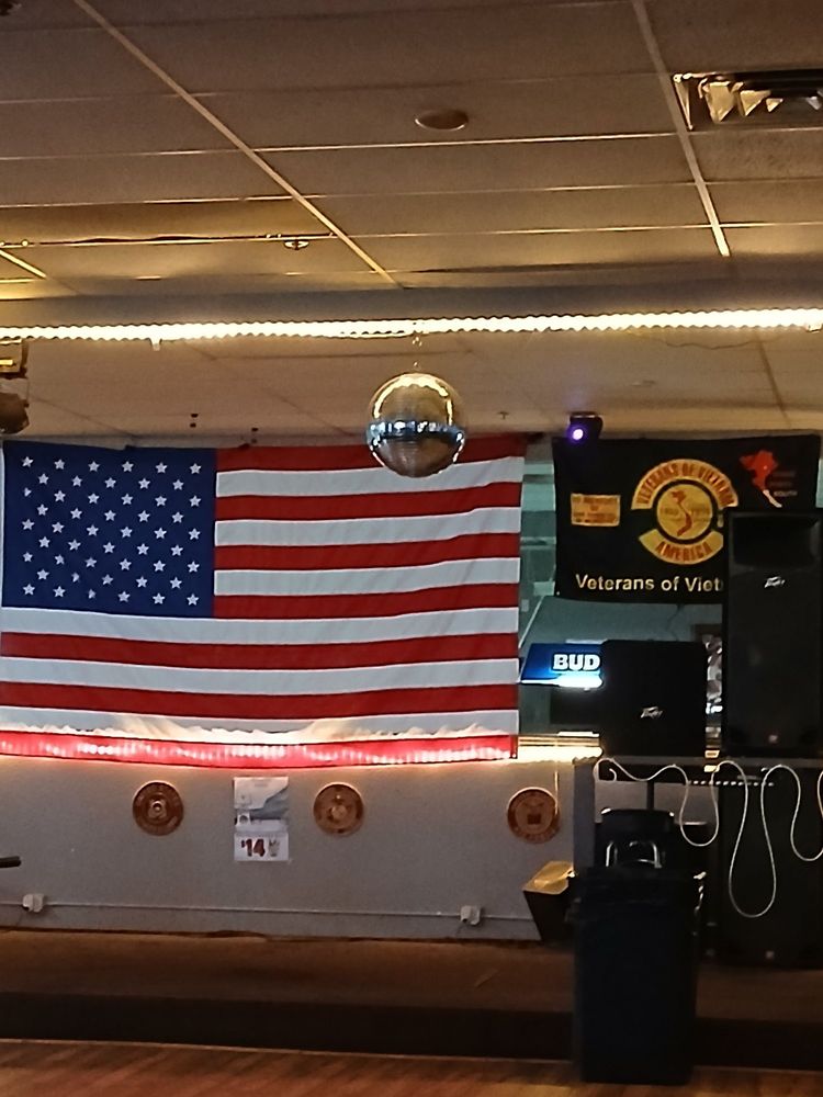 Slingers Bar Image