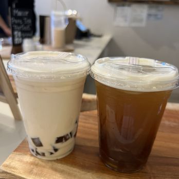 Torotea - Jasmine oolong milk tea w/ black tea tapioca mochi and jasmine oolong fresh tea w/ brown sugar tapioca mochi - Coffee & Tea Near Me - Diamond Bar, California