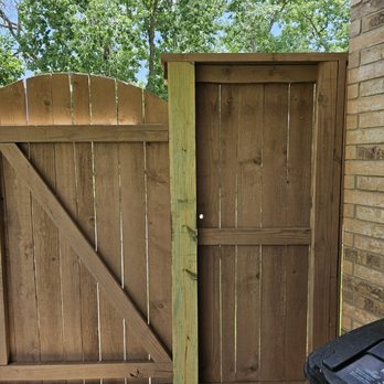 Gomez Fencing - After: Wider new post will be better resistant to wind in this breezeway. It will be stained to match the fence after the new wood dries. - Fences & Gates Near Me - Fresno, Texas Gomez Fencing - After: Wider new post will be better resistant to wind in this breezeway. It will be stained to match the fence after the new wood dries. - Fences & Gates Near Me - Fresno, Texas
