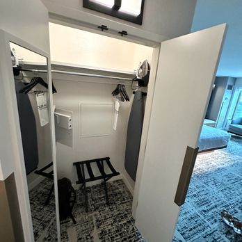 MGM Grand - Closet - Hotels Near Me - Las Vegas, Nevada MGM Grand - Closet - Hotels Near Me - Las Vegas, Nevada