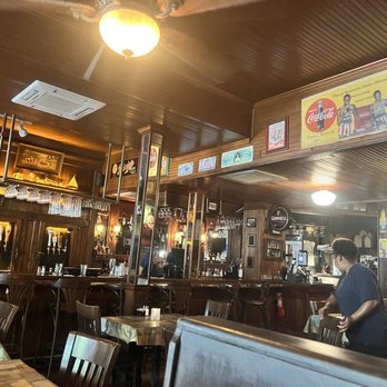 Alexander Michael's - View of the bar - American Near Me - Charlotte, North Carolina