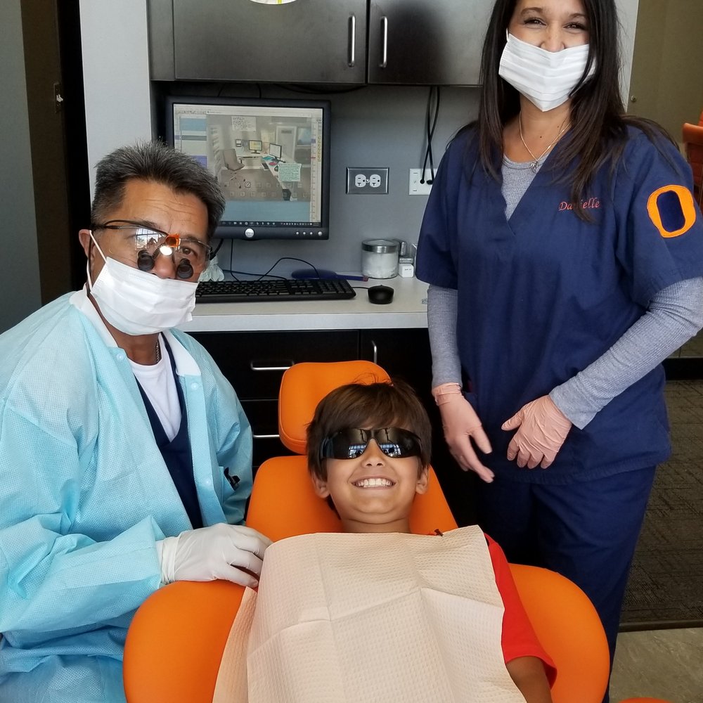 Elle lee dentist