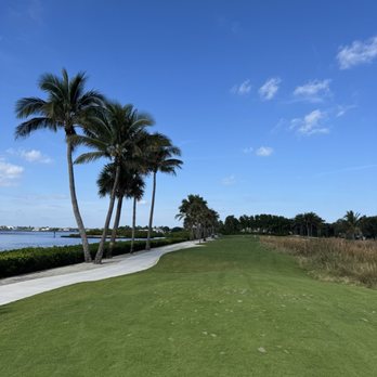 Palm Beach Par 3 Golf Course - Tee box - Golf Near Me - Palm Beach, Florida Palm Beach Par 3 Golf Course - Tee box - Golf Near Me - Palm Beach, Florida