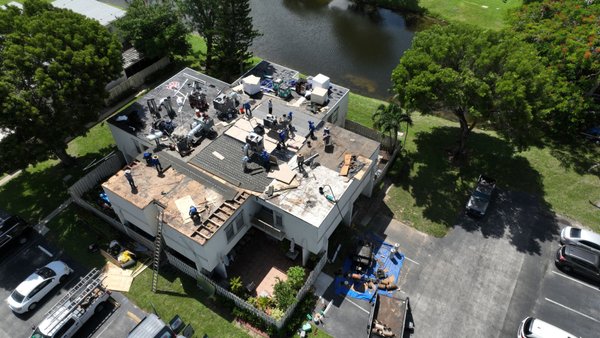 Casa Blanca Construction Logo