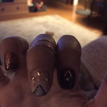 Soak Nails - Close up of my favorite finger - Nail Salons Near Me - Encino, California