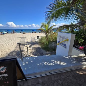 Ocean Manor Beach Resort - Beach access. - Hotels Near Me - Fort Lauderdale, Florida