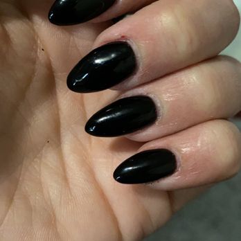 Saigon Nails & Spa - Painful & dried out my hands/fingers - Nail Salons Near Me - Ferndale, Michigan
