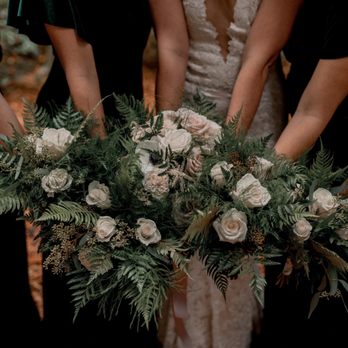 Pollen In Love - Bridal bouquet - Floral Designers Near Me