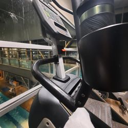 LA Fitness - Lots of equipment but many need repair.