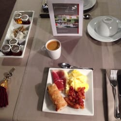 Hôtel du Petit Palais - Breakfast for one!