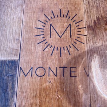 Miramonte Winery - Cool table tops - Wineries Near Me - Temecula, California