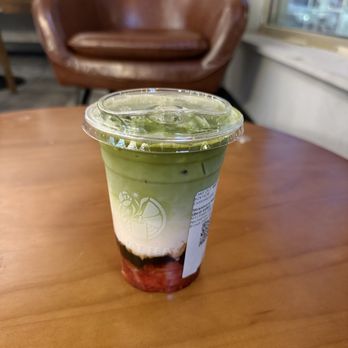 Chat Tea - Strawberry Matcha Latte (Best Seller) - Bubble Tea Near Me - Cleveland, Ohio
