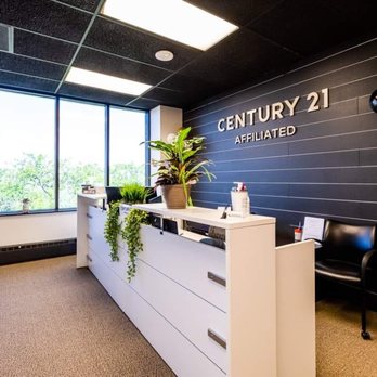 CENTURY 21 Affiliated - CENTURY 21 Affiliated St. Joseph, MI office front desk. - Real Estate Services Near Me - St. Joseph, Michigan