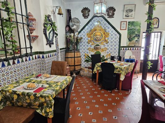 Lo Nuestro Taperia & Restaurante by null