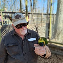 Parrot Mountain & Gardens