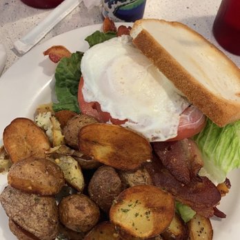 Beachside Diner - BLTE on gluten free bread - Diners Near Me - St. Augustine, Florida Beachside Diner - BLTE on gluten free bread - Diners Near Me - St. Augustine, Florida