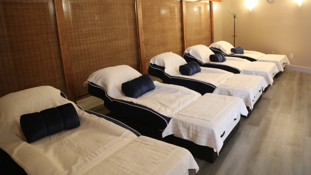 YiFeng Acupuncture & Massage Logo
