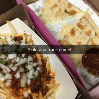 Pink Taco Truck - Chili nacho fries made with chorizo & cheese quesadilla - Food Trucks Near Me Pink Taco Truck - Chili nacho fries made with chorizo & cheese quesadilla - Food Trucks Near Me