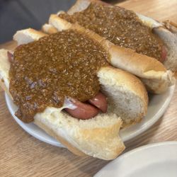 Hotdogs with chili