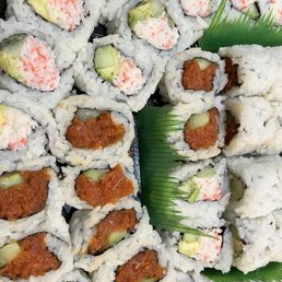 Party TANUKI TRAY #1 Cali & Spicy Tuna (64PC) Party TANUKI TRAY #1 Cali & Spicy Tuna (64PC)