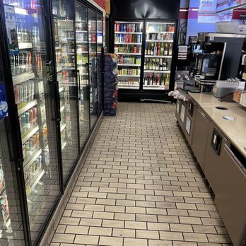 7-Eleven - the inside of a grocery store - Convenience Stores Near Me - San Diego, California 7-Eleven - the inside of a grocery store - Convenience Stores Near Me - San Diego, California