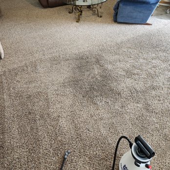 Oxi Carpet Cleaning - Showing the difference between stain free clean carpet and dirty stain carpets. - Carpet Cleaning Near Me Oxi Carpet Cleaning - Showing the difference between stain free clean carpet and dirty stain carpets. - Carpet Cleaning Near Me