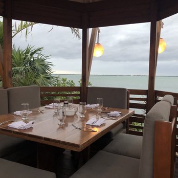 Fred's House - Outside seating - Seafood Near Me - Cancún, ROO