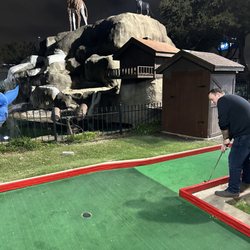 Adventure Landing - Mini Golf
