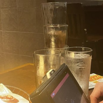 Red Lobster - All the cups the waiter wouldn't take off the table - Seafood Near Me - Tigard, Oregon Red Lobster - All the cups the waiter wouldn't take off the table - Seafood Near Me - Tigard, Oregon