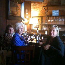 Vintage Vine - Great place for wine tasting with friends! Kristi is so accomodating and so knowledgible.