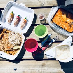 Phad Thai Take Away - Vegansk Phad Thai med tofu och Massaman Curry med Oumph, maj 2020