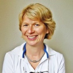 Zahnarztpraxis Dr.Wolf und Kynast - Corina Kynast