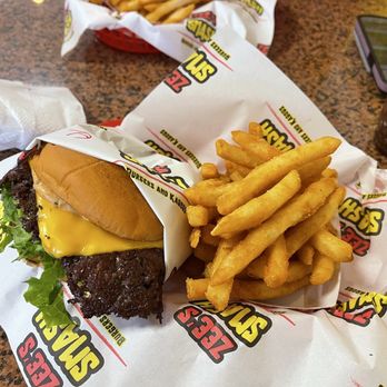 Zee’s Smash - Absolute must have!!!! So good Classic cheeseburger with fries - Salad Near Me - Tulare, California Zee’s Smash - Absolute must have!!!! So good Classic cheeseburger with fries - Salad Near Me - Tulare, California