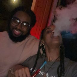 Hookah hittin' Hookah hittin'