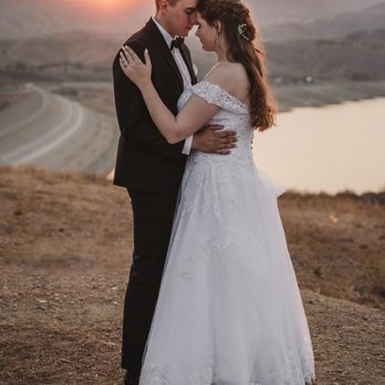Mona Lisa Catering - Happy Couple!! - Caterers Near Me - Northridge, California