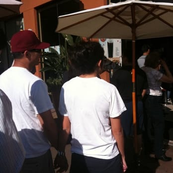85°C Bakery Cafe-Irvine - Line out the door on a Sunday morning. - Coffee & Tea Near Me - Irvine, California