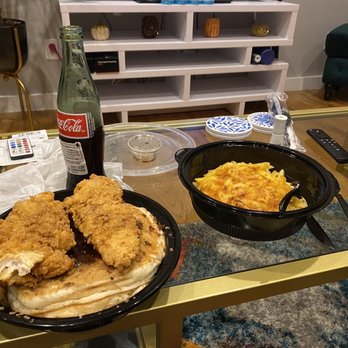 Jacob's Pickles - Chicken and Chicken & Pancakes, Classic Mac & Cheese - Comfort Food Near Me - New York, New York
