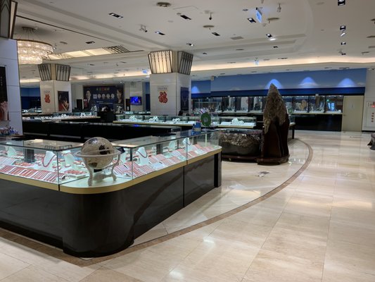 85 Sky Tower by null