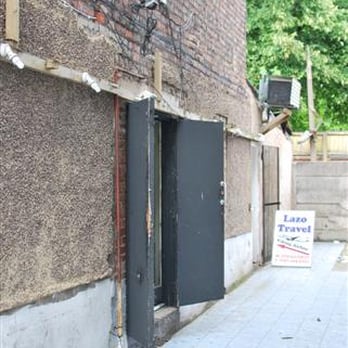 Pasha Restaurant - The low-key entrance through the black doors to Pasha Restaurant. - Fast Food Near Me - Manchester, XGM