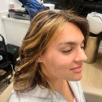 David Perez Salon - Honey highlights for summer - Hair Stylists Near Me - Costa Mesa, California David Perez Salon - Honey highlights for summer - Hair Stylists Near Me - Costa Mesa, California