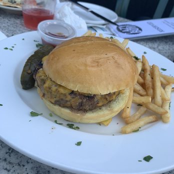 Lazy Boy Saloon - Cheese burger - Bars Near Me - White Plains, New York