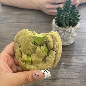 Big Sister's Kitchen - matcha macadamia nut cookie - Barbeque Near Me - Duluth, Georgia