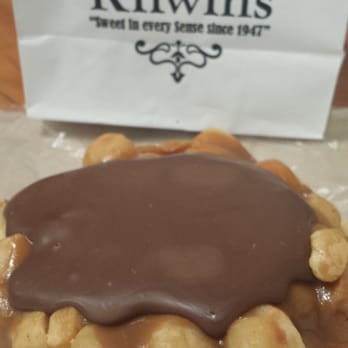 Kilwins Ice Cream - Chocolate - Fudge - Macadamia Nut Tuttle is amazingly delicious! - Chocolatiers & Shops Near Me - Newport, Rhode Island Kilwins Ice Cream - Chocolate - Fudge - Macadamia Nut Tuttle is amazingly delicious! - Chocolatiers & Shops Near Me - Newport, Rhode Island